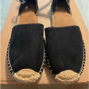 Style & Co women’s sandals. (Without shoebox)